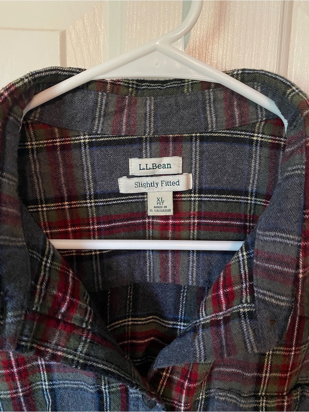 L.L.Bean Plaid Button-Up Flannel Shirt - Gray & Red Size XL Petite - Picture 2 of 5